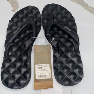New with tags Reef sandals